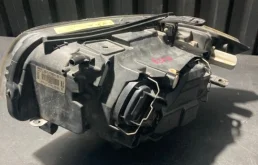 Фара ксенон левая для BMW 1er 2009 года на фотографиях