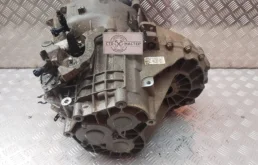 Фара левая для Ford Transit 2009 года на фотографиях