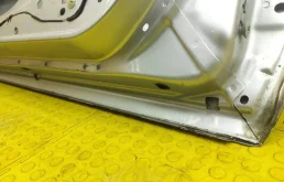 Двери для Mercedes-Benz C class 2004 года на фотографиях