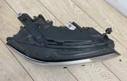 Фара ксенон левая для Volkswagen Passat 2015 года на фотографиях