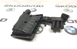 Корпус воздушного фильтра для Skoda Octavia 2014 года на фотографиях