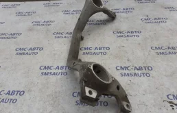 Подрамник двигателя для Volkswagen Touareg 2013 года на фотографиях