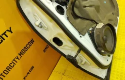 Дверь передняя правая для Mercedes-Benz S class 2000 года на фотографиях