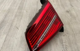 Фонарь внутренний правый для Volkswagen Passat 2019 года на фотографиях