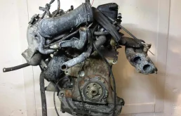Двигатель без навесного для Audi A4 1996 года на фотографиях