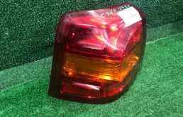 Фонарь левый для Toyota Land Cruiser 2013 года на фотографиях