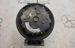 Компрессор кондиционера для Mercedes-Benz C class 1997 года на фотографиях