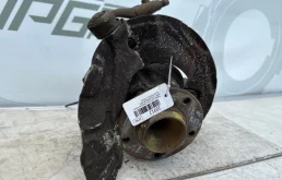 Кулак поворотный левый для BMW 3er 2008 года на фотографиях