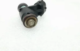 Форсунка топливная для Skoda Octavia 2015 года на фотографиях