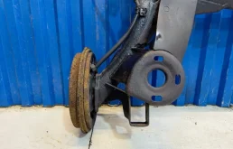 Задняя балка для Skoda Octavia 2000 года на фотографиях