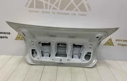 Замок багажника для Volkswagen Polo 2016 года на фотографиях