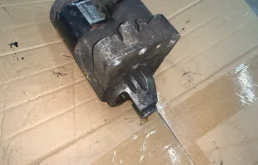 Стартер для Citroen C4 2008 года на фотографиях