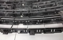 Решетка радиатора для Ford Explorer 2013 года на фотографиях