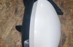 Стекла и зеркала для Volkswagen Tiguan 2010 года на фотографиях