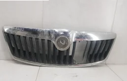 Решетка радиатора для Skoda Octavia 2008 года на фотографиях