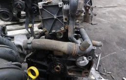 Двигатель для Opel Vectra 1999 года на фотографиях