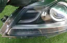 Крышка форсунки фароомывателя левая для Mercedes-Benz C class на фотографиях