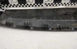 Кожух замка капота для Kia Sportage на фотографиях