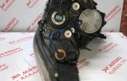 Фара правая для Nissan Teana 2010 года на фотографиях