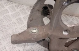 Кулак поворотный правый для Porsche Macan на фотографиях