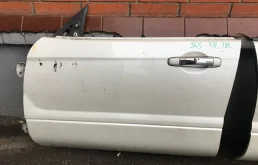 Двери для Subaru Forester 2004 года на фотографиях