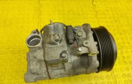 Компрессор кондиционера для Mercedes-Benz C class 2005 года на фотографиях