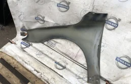 Крыло правое для Volvo S80 2009 года на фотографиях