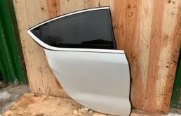 Дверь задняя правая для Citroen C4 2015 года на фотографиях