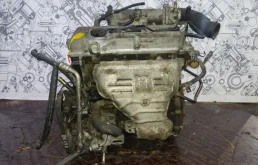 Двигатель без навесного для Mazda Familia 1998 года на фотографиях