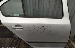 Дверь задняя правая для Skoda Octavia 2012 года на фотографиях