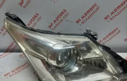 Фары для Toyota Avensis 2018 года на фотографиях