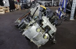 Двигатель без навесного для Subaru Legacy 2015 года на фотографиях