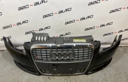 Решетка радиатора для Audi A4 2004 года на фотографиях