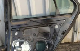 Дверь задняя правая для Volkswagen Jetta 2007 года на фотографиях