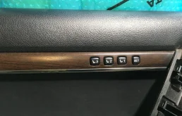 Обшивка двери передняя левая для Toyota Land Cruiser на фотографиях