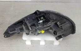 Фара правая для Hyundai ix35 2015 года на фотографиях