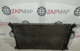 Радиатор охлаждения ДВС для Audi A4 2014 года на фотографиях