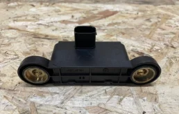 Датчик углового ускорения ESP для Mercedes-Benz C class 2010 года на фотографиях