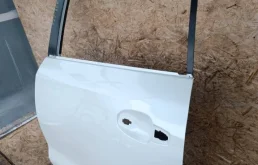 Дверь задняя левая для Toyota Land Cruiser 2008 года на фотографиях