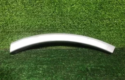 Накладка заднего бампера правая для Toyota RAV4 2018 года на фотографиях