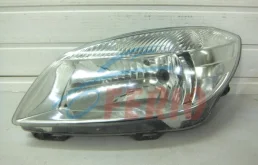 Фара левая для Skoda Fabia 2009 года на фотографиях