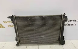 Радиатор охлаждения ДВС для Hyundai Tucson 2015 года на фотографиях