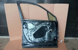 Дверь передняя левая для Subaru Forester 2014 года на фотографиях