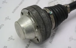 Привод передний левый для Volkswagen Touareg 2005 года на фотографиях