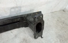 Усилитель бампера передний верхний для Toyota RAV4 2014 года на фотографиях