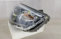 Фара правая для Hyundai ix35 2015 года на фотографиях