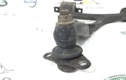 Рычаг передний правый нижний для Volvo XC90 2005 года на фотографиях