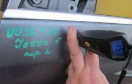 Дверь передняя левая для Volkswagen Jetta 2006 года на фотографиях