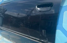 Дверь передняя левая для Audi A4 2004 года на фотографиях