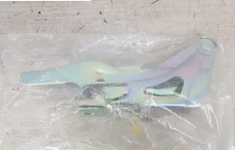 Петля капота левая для Kia Sportage на фотографиях